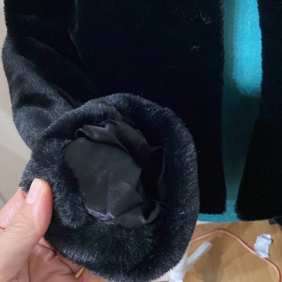 BCBG Paris 3/4 Sleeve Stole - Picture 6 of 9